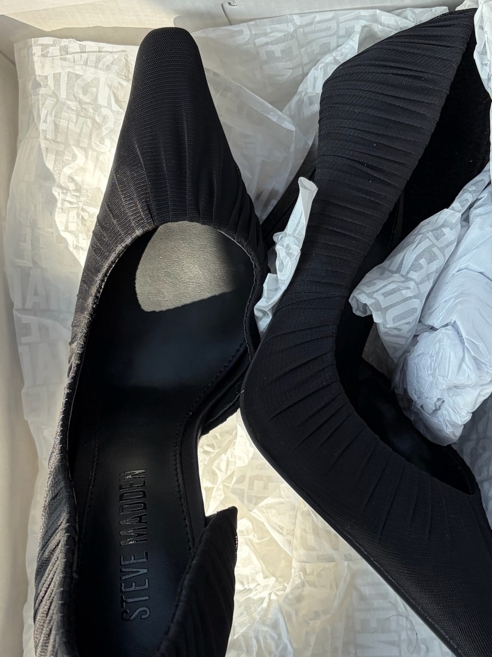 NEW!! Steve Madden Black Ribbed Pointed Toe Heels